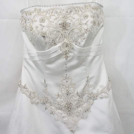 Private Collection Embroidered Beads Ball Gown Wedding Dress with Train and Boning  Size 8 Waist 24in Chest 31in image number 3