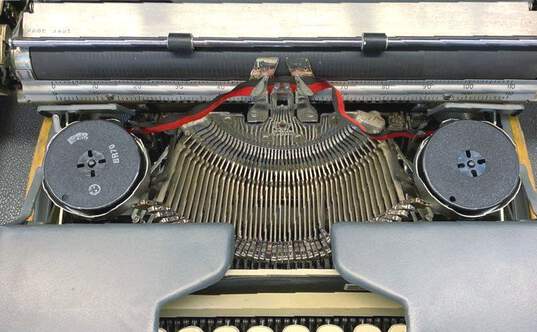 SCM Smith-Corona Classic 12 Typewriter image number 4