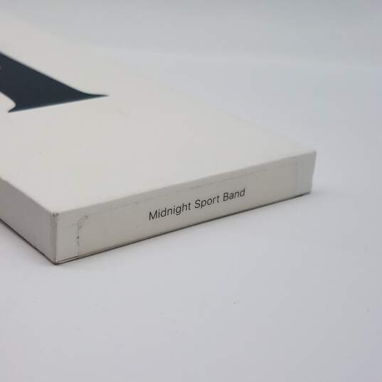 Series 8 Apple Watch Sport Band Unopened Box NEW 88g image number 4