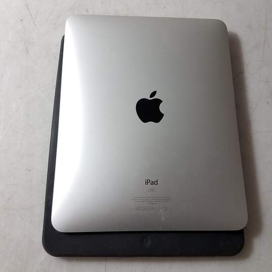 Apple iPad Wi-Fi (Original/1st Gen) Model A1219 Storage 16 GB image number 4