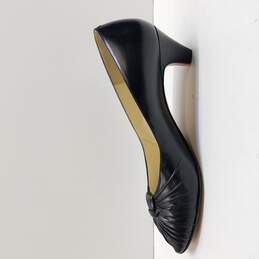 Laine Women's Black Leather Pumps Heels Size 7.5 alternative image