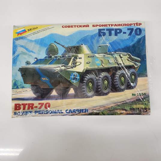 SEALED ZVEZDA BTR-70 Soviet Personal Carrier 1/35 Scale No. 3556 image number 1