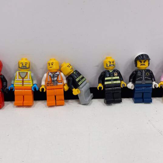 Assorted Lego City Minifigs image number 3