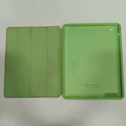 iPad 2 Wi-Fi Only w/ Green Case image number 7