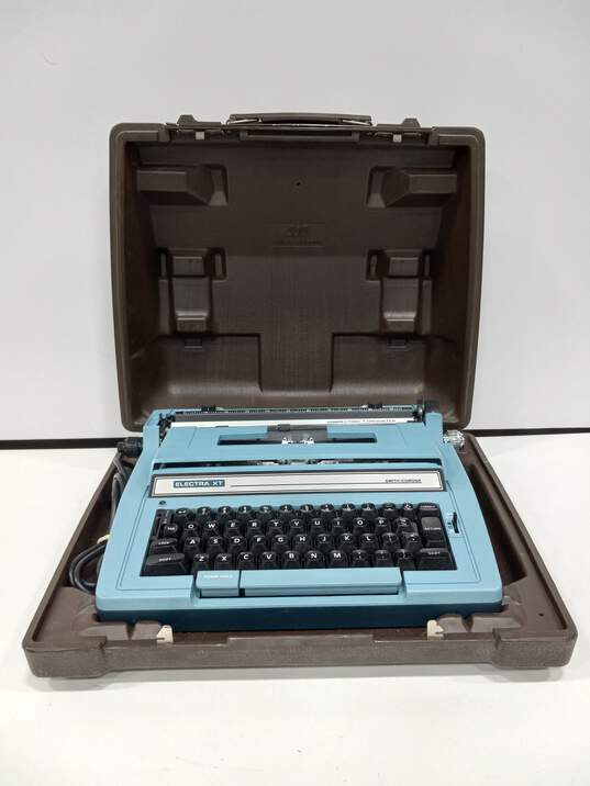 Smith Corona Electra XT Typewriter image number 5