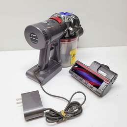 Dyson Untested P/R* V7 Cordless Vacuum W/Power Adapter Charger alternative image