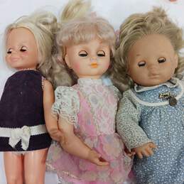7PC Bundle of Assorted Vintage Dolls alternative image