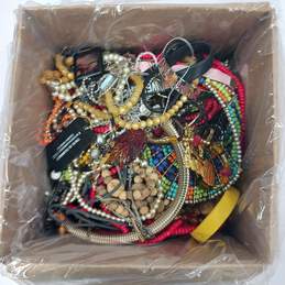 5.1lb Lot of Mixed Variety Costume Jewelry alternative image