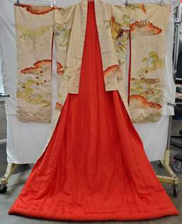 Silk Embroidered Japanese Uchikake Wedding Kimono alternative image
