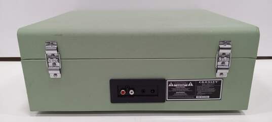 Crosley CR8017U-SA1 Portable Turntable image number 4