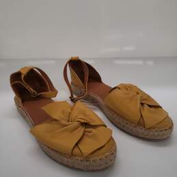 Bueno Women's Flat Yellow Sandal Size 38 alternative image