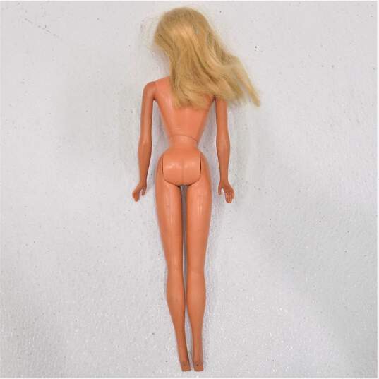 Vntg Mattel Barbie & Skipper Dolls With Clothes & Case image number 12