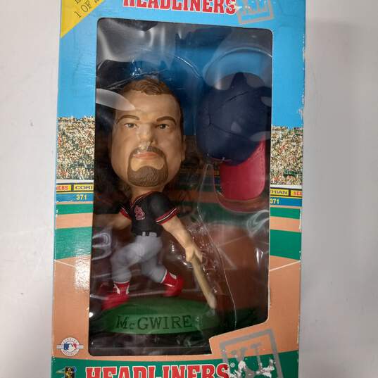 Corinthian Headliners XL Limited Edition McGwire Bobblehead Doll - IOB image number 6