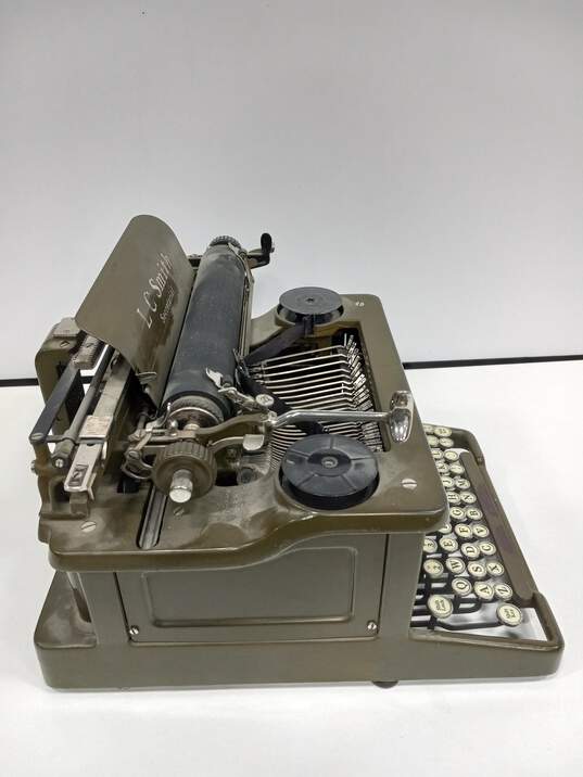 L.C. Smith Secretarial Typewriter image number 3