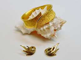 Vintage Crown Trifari Gold Tone Clip-On Earrings & Clamper Bangle Bracelet 42.8g