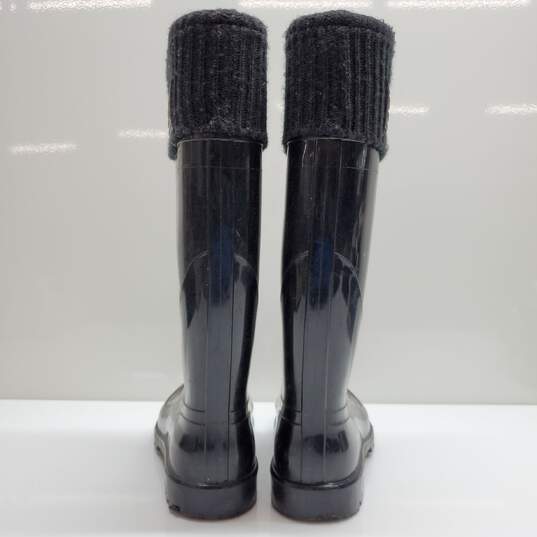 AUTHENTICATED WMN'S BURBERRY RUBBER RAIN BOOTS EURO SZ 39 image number 5