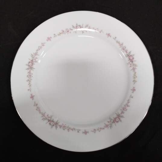 Bundle of 7 Noritake Rosepoint Dinner Plates image number 4