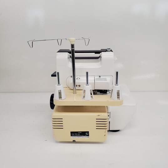 Husqvarna HUSKYLOCK model 435C Serger Sewing Machine image number 4