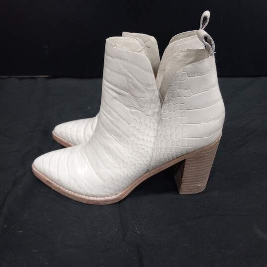 Dolce Vita Women's White Leather Boots Size 7.5 image number 3