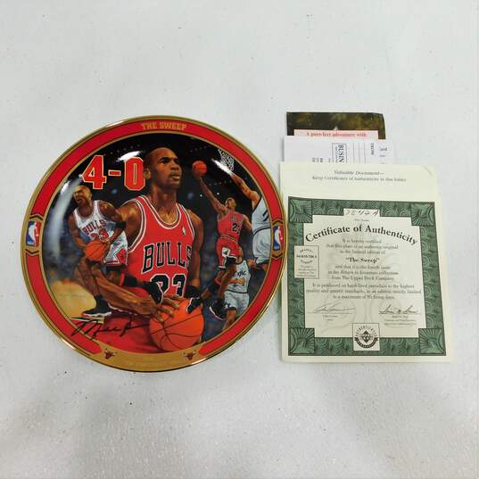 Michael Jordan "The Sweep" Bradford Exchange Plate w/ COA image number 1