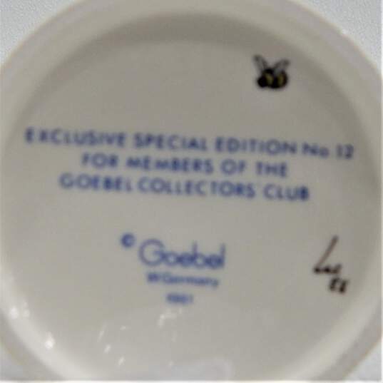 Vintage Goebel MJ Hummel The Surprise Club Exclusive #431 Figurine image number 6