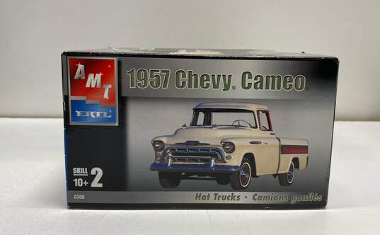 Amt Ertl 1957 Chevy Cameo 1:25 Model Kit image number 2
