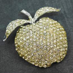 Vintage Weiss Silvertone Icy Clear Rhinestones Apple Fruit Brooch 18.5g