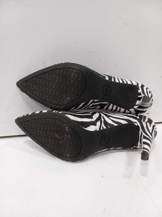 Women's Black & White Zibra Print Michael Kors PV21B Shoes Size 7 1/2 image number 5