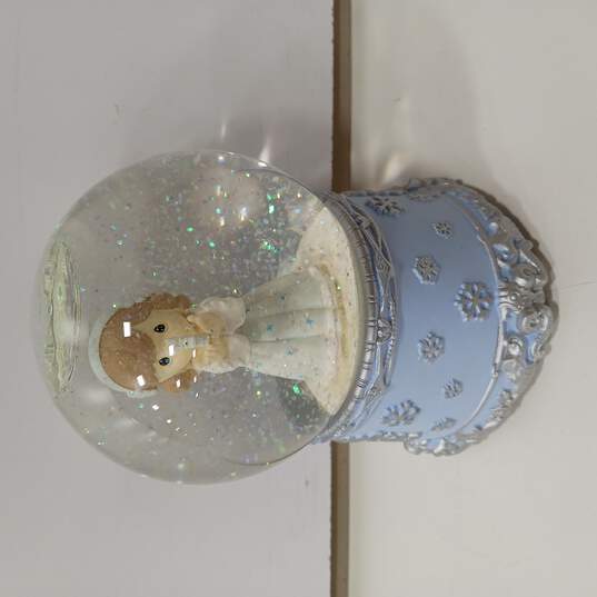 Precious Moments Musical Snow Globe (Plays Joy to the World) image number 1