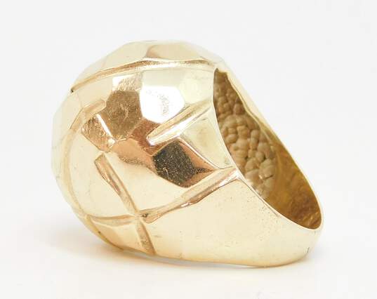 14K Gold Modernist Etched Lines Hammered Textured Dome Statement Band Ring 18.7g image number 2