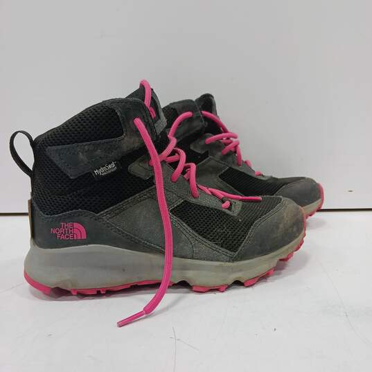 Women's Black & Pink Boots Size 4.5 image number 4