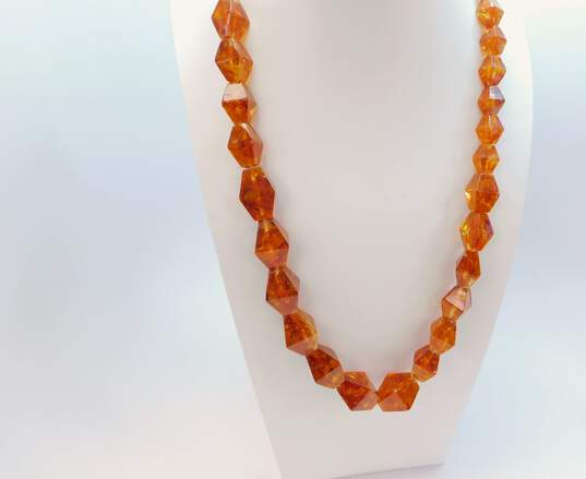 Vintage Amber Chips in Resin Faceted Graduated Beaded Necklace 74.4g image number 1