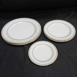 Bundle of 5 White Noritake Plates In Various Sizes