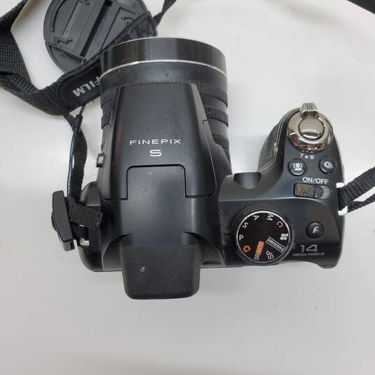 Fujifilm FinePix S4200 14 MP LCD Digital Camera 24X Optical Zoom image number 4