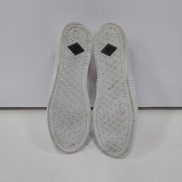 Womens Beige Canvas Slip on Round Toe Low Top Sneaker Shoes Sz 9.5 alternative image