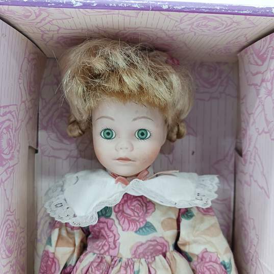 Pair Of 2 Porcelain Dolls In Box image number 3