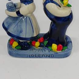 Vintage Holland Kissing Girl & Boy Ceramic Figurine alternative image