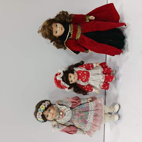 Bundle of Assorted Porcelain Dolls image number 2