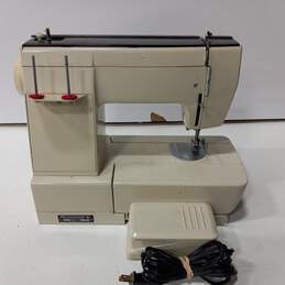 Montgomery Wards UHT J 1980 Sewing Machine with Pedal alternative image
