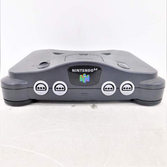 Nintendo 64 w/ 4 games image number 5