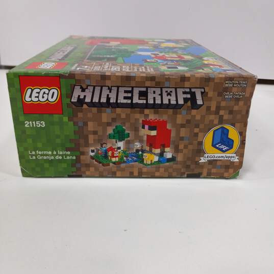 Lego Minecraft The Wool Farm & The Guardian Battle Building Sets image number 5