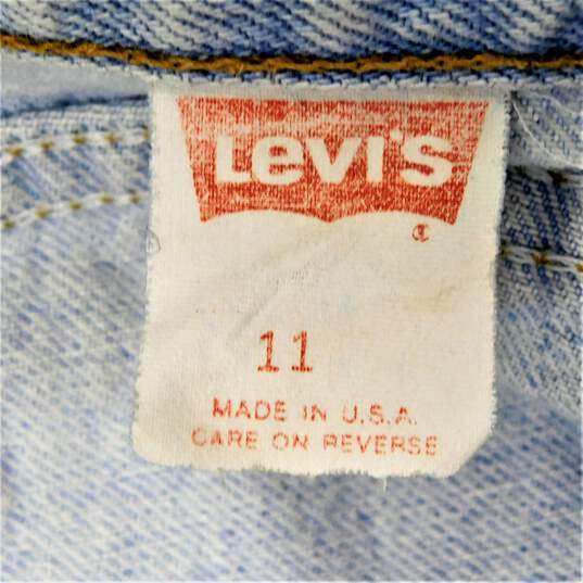 Vintage Native Blue Levi's Jeans Size Women's 11 High Rise Light Wash Mom Jeans image number 5