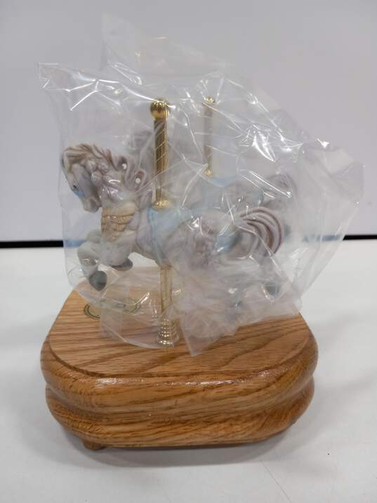 House of Lloyd Double Carousel Musical Figurine image number 5