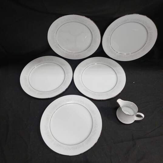 6pc Noritake Japan Cumberland Dinner Plates and Creamer 2225 image number 2