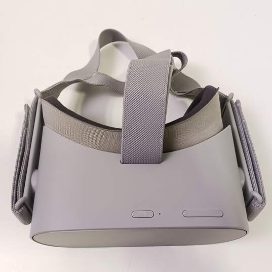 Oculus MH-A64 Standalone Virtual Reality Glasses image number 4