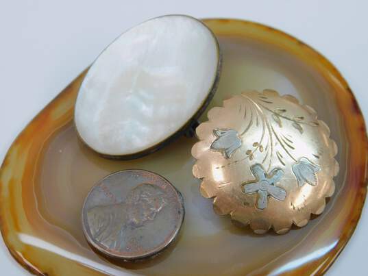 Antique Floral Etched & Mother of Pearl Brooches 13.3g image number 4