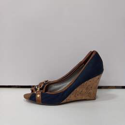 Women's Heeled Blue Shoes Size 7 alternative image