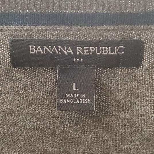 Banana Republic Men Grey Sweater L image number 3