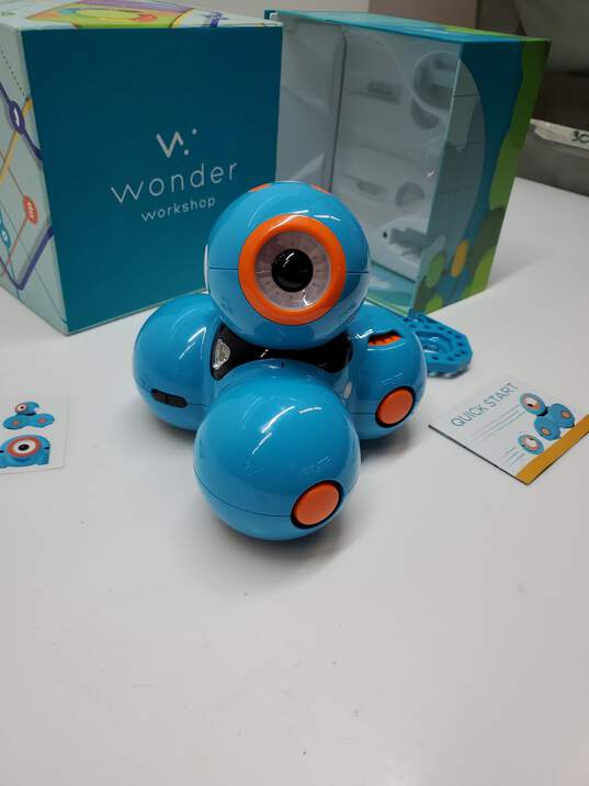 IOB Untested Wonder Workshop Dash Robot image number 2