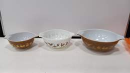 Vintage Trio of Pyrex Early American Cinderella Nesting Bowls